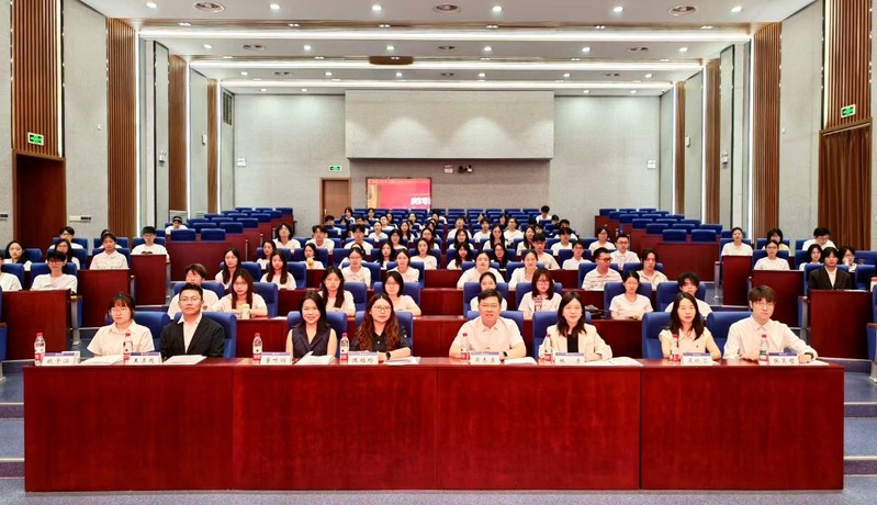 团学风采｜bv伟德国际1946召开 第二十四次研究生代表大会