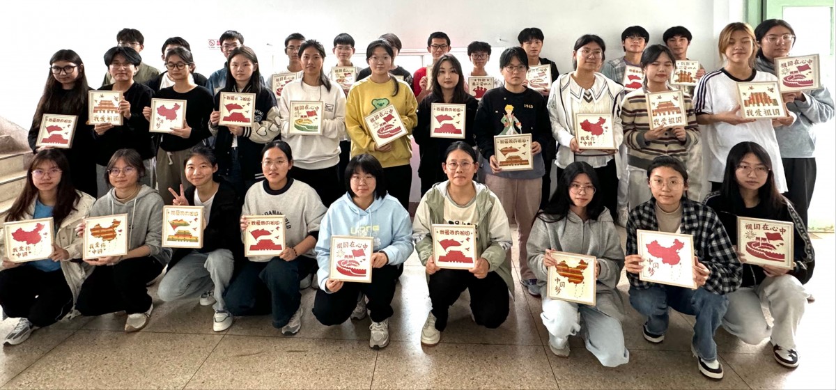 团扇摇曳，共赴春日之约——我院开展团扇DIY活动