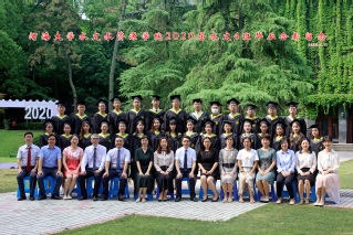 2020届伟德bv1946水文院水文专业本科4班毕业留念
